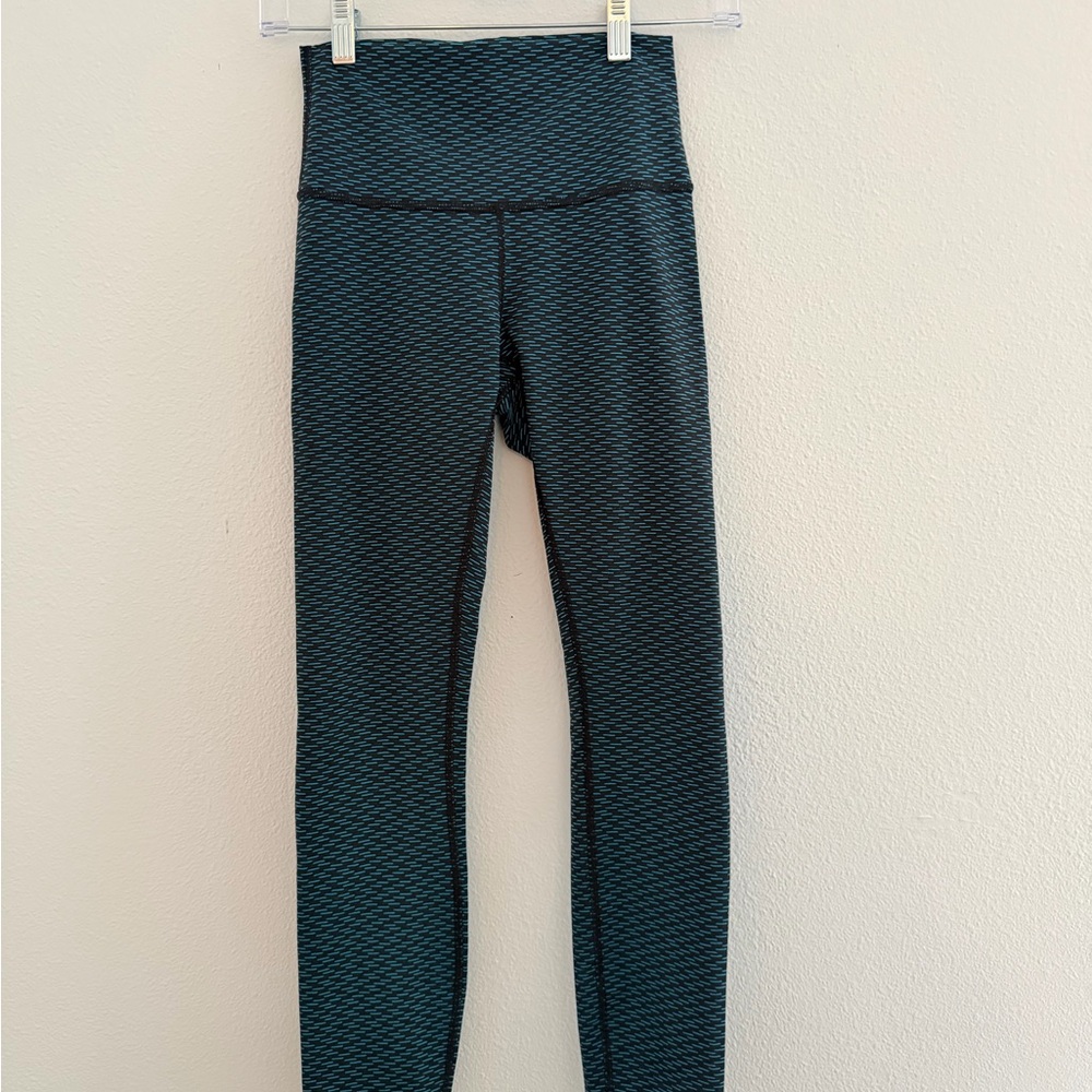 Lululemon High Times Pant (Luxtreme) Score Jacquard Black Indian Ocean Size 4 - Picture 6 of 16